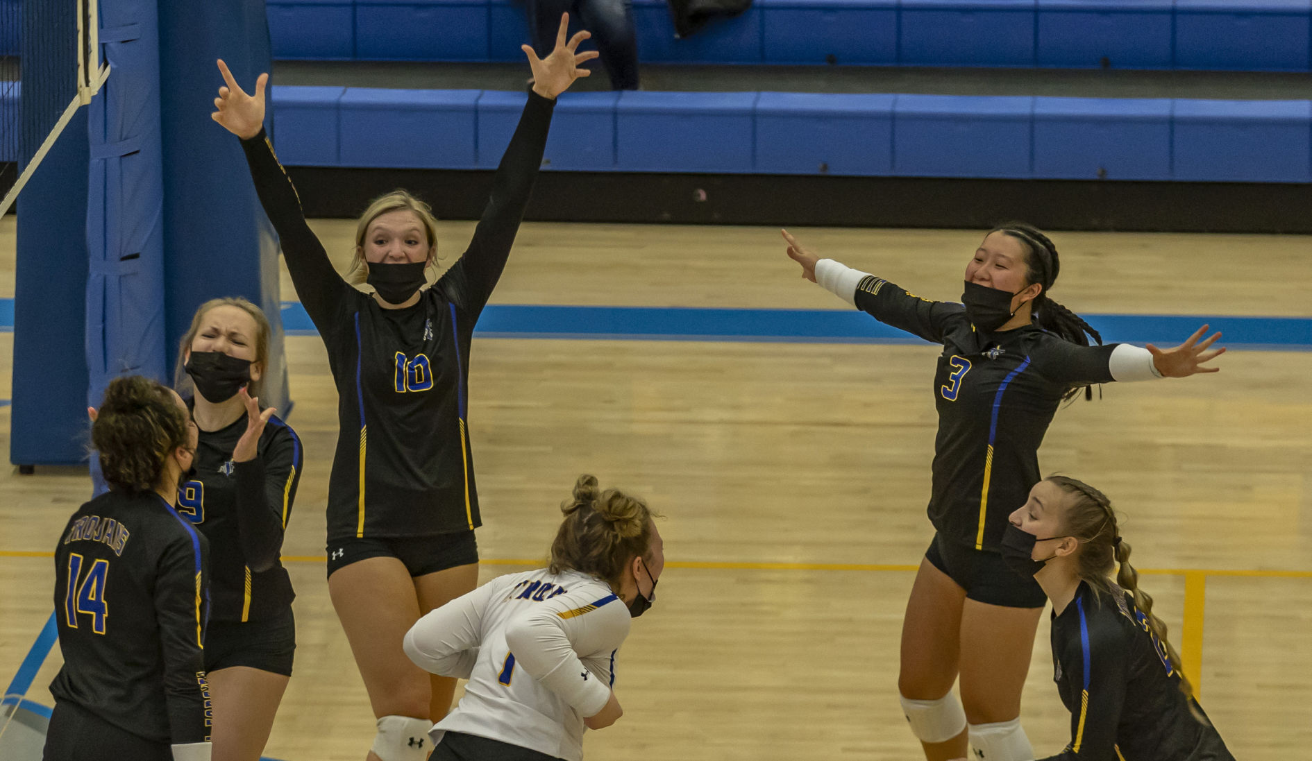 Mt Zion Maroa Forsyth volleyball 97 033121.JPG